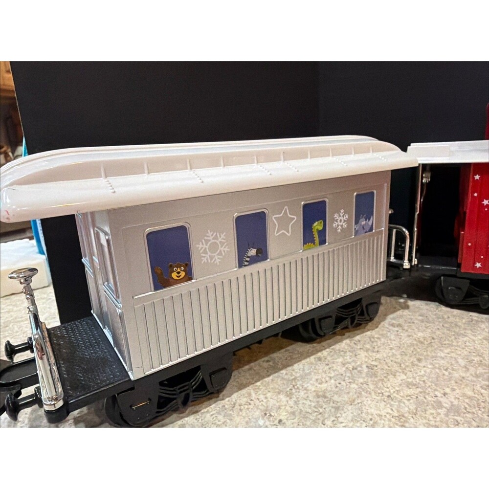 Geoffrey's Express Battery Powered Large Holiday Train 3 cars. tested and works - Picture 4 of 7